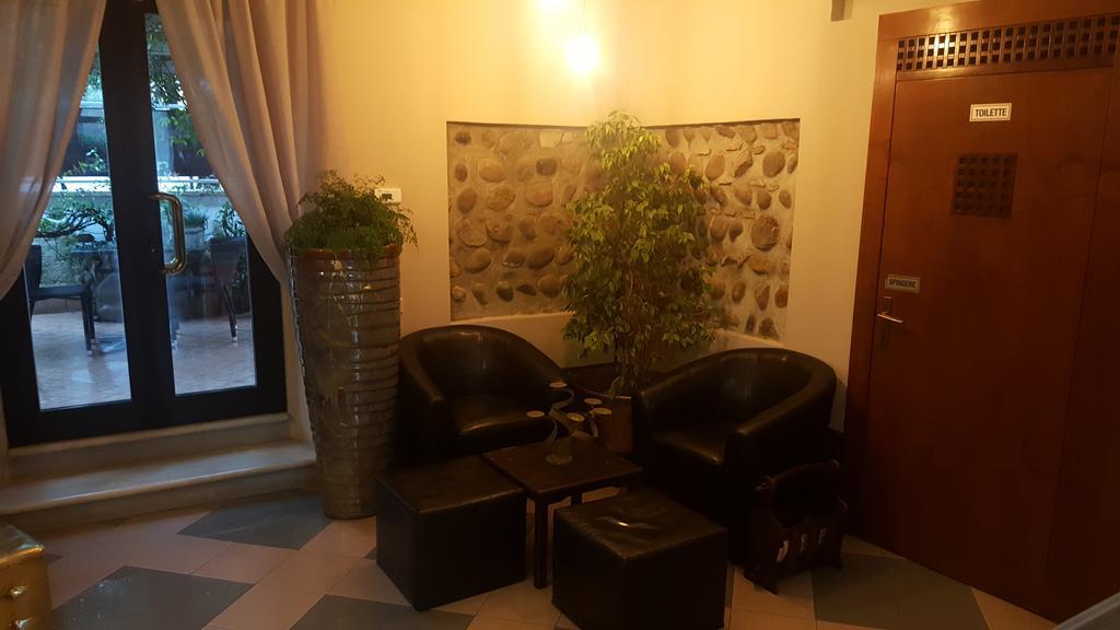 Boutique Hotel Corte Malaspina Castelnuovo del Garda Eksteriør bilde